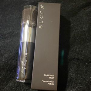 Becca Kabuki brush